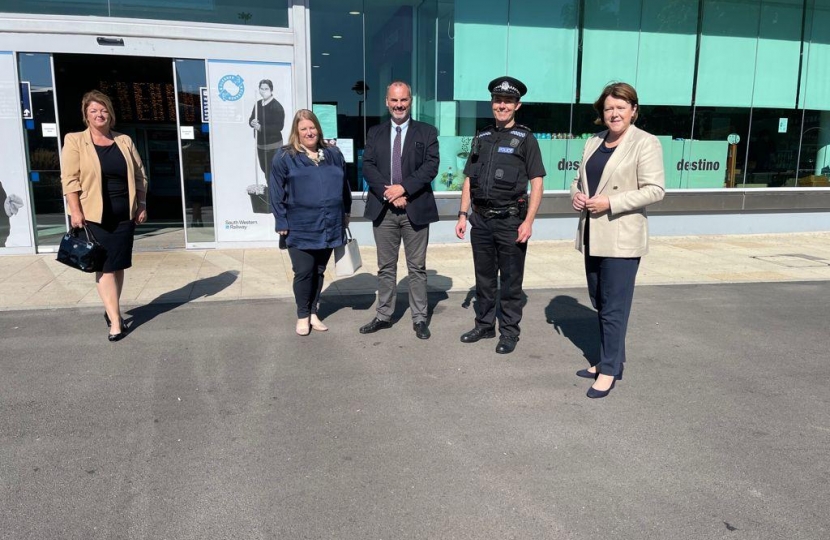 PCC, BTP and local Hampshire Police meet with Maria Miller MP and Borough Cllr Sam Jeans